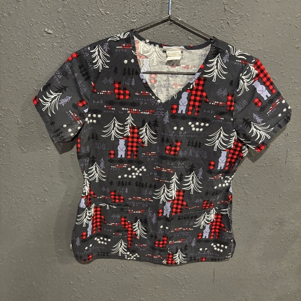 Women’s Scrub Star Christmas Patterned Scrub Top